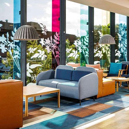 Ibis Budget London Heathrow Central Хаунслоу Екстериор снимка