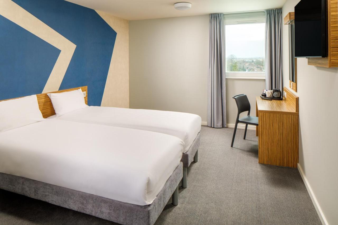 Ibis Budget London Heathrow Central Хаунслоу Екстериор снимка