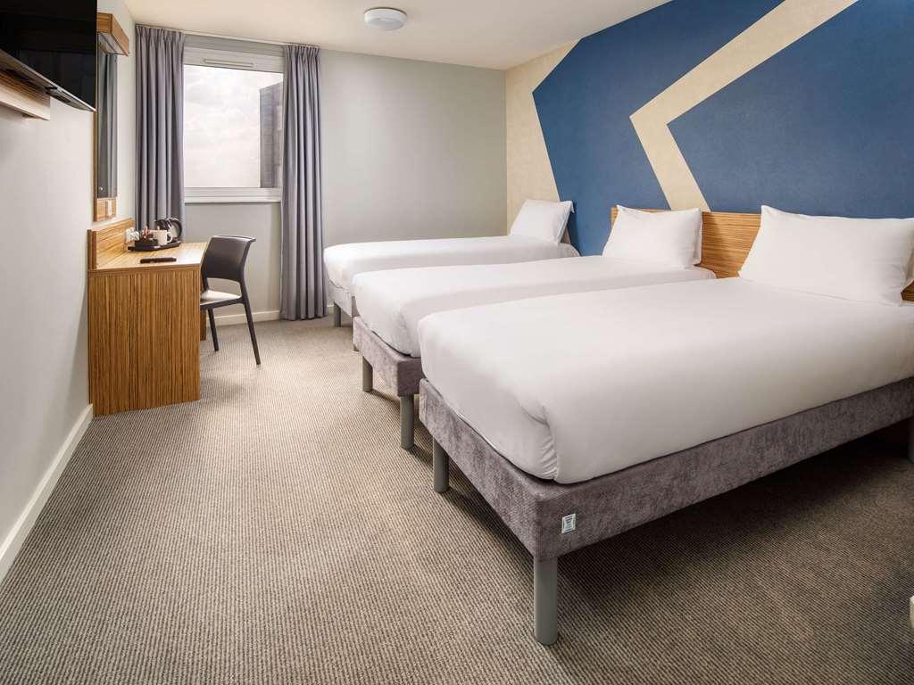 Ibis Budget London Heathrow Central Хаунслоу Стая снимка