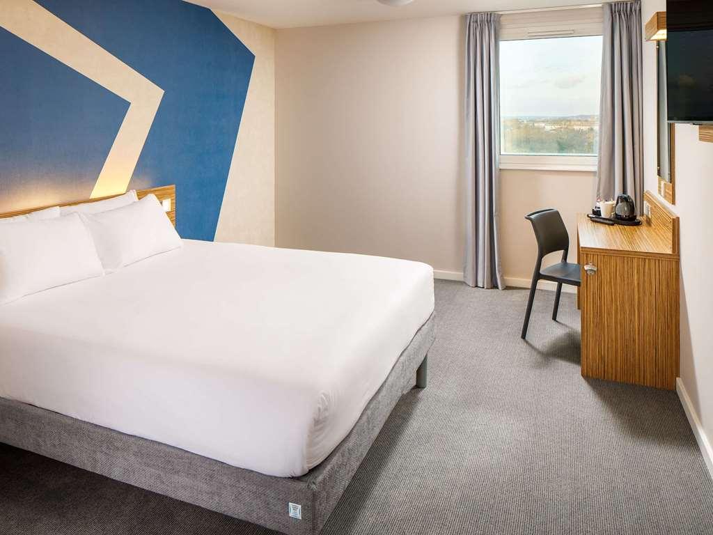 Ibis Budget London Heathrow Central Хаунслоу Стая снимка